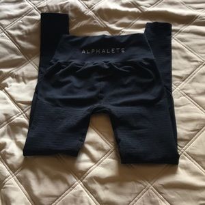 Alphalete leggings-black